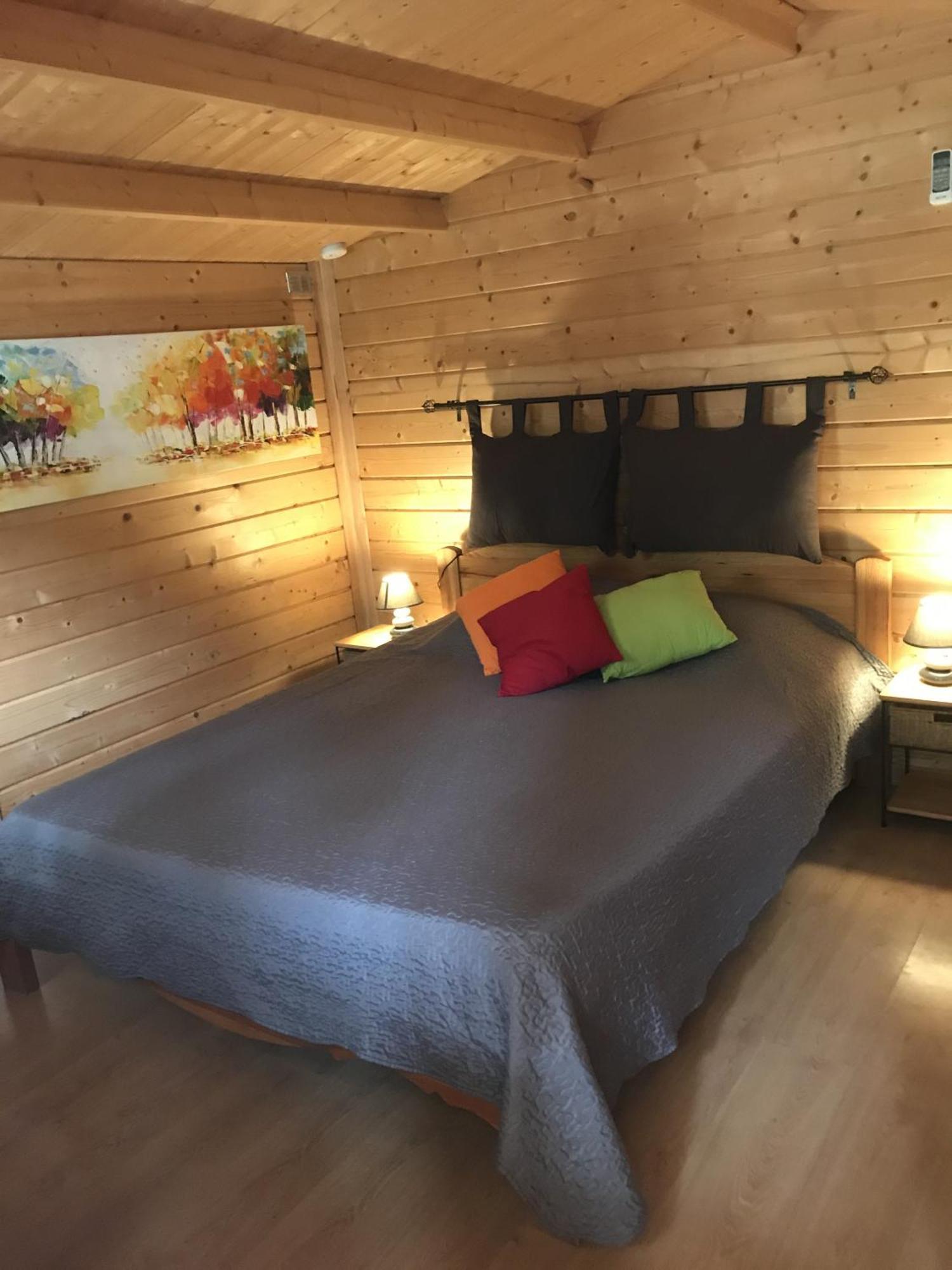 Mas De La Pinede Ex-Les Arbousiers Bed & Breakfast Bollène Cameră foto